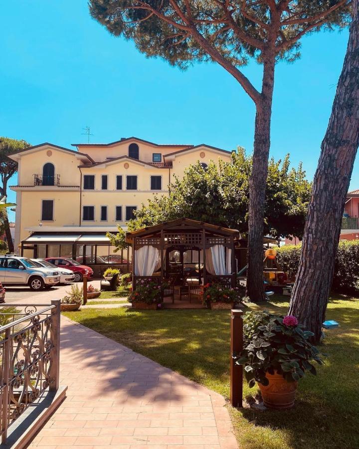 Virginia Hotel Marina di Massa