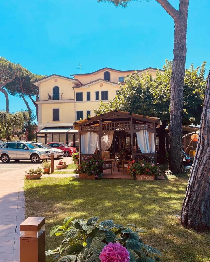 Virginia Marina di Massa
