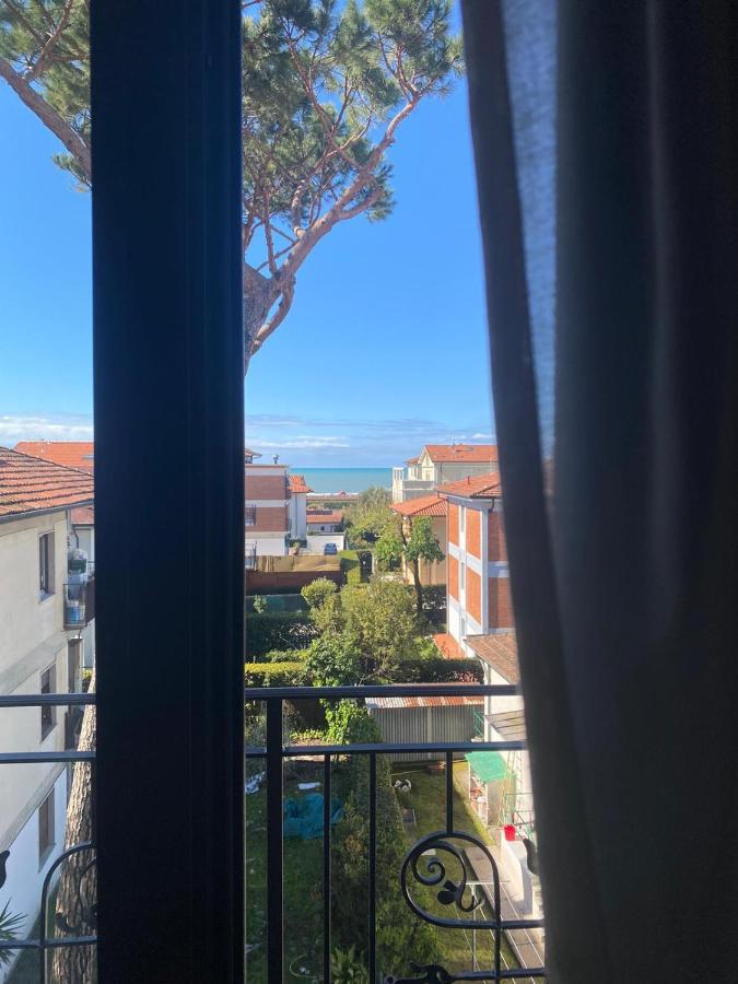 Virginia Marina di Massa