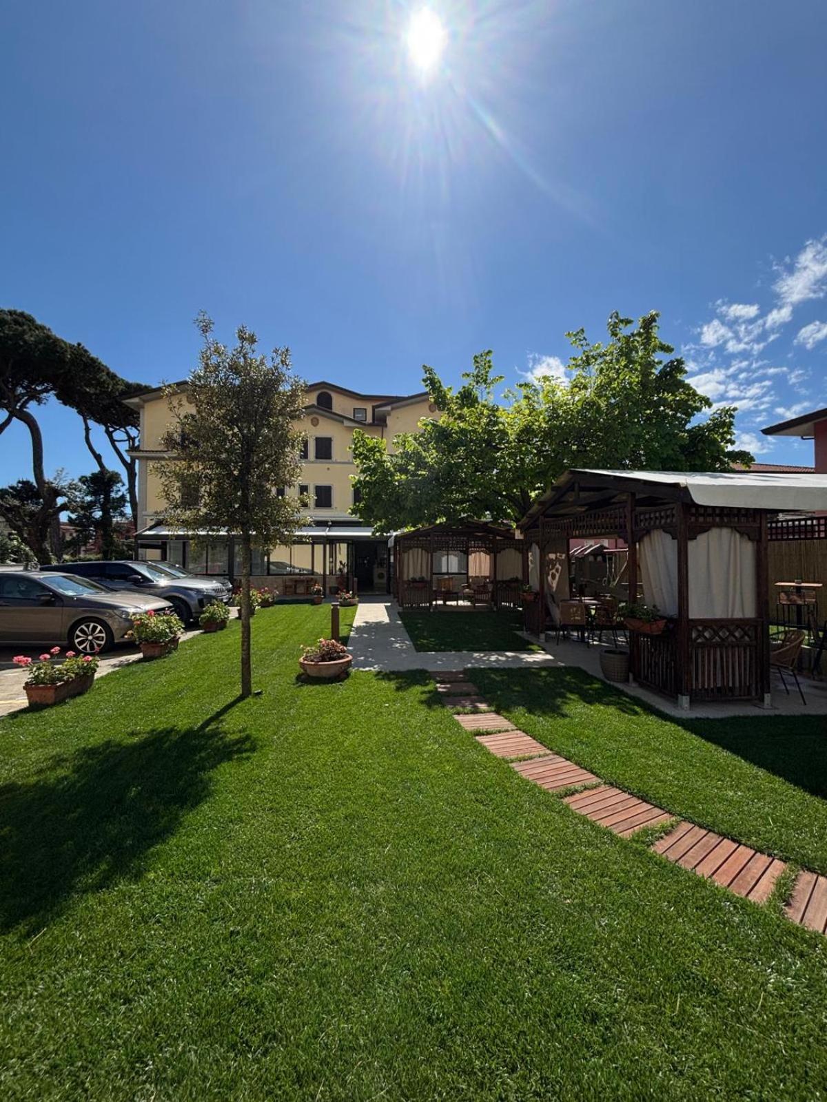Virginia Marina di Massa